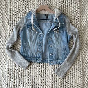 Jean Jacket with hoodie Size: XTRA SMALL XS